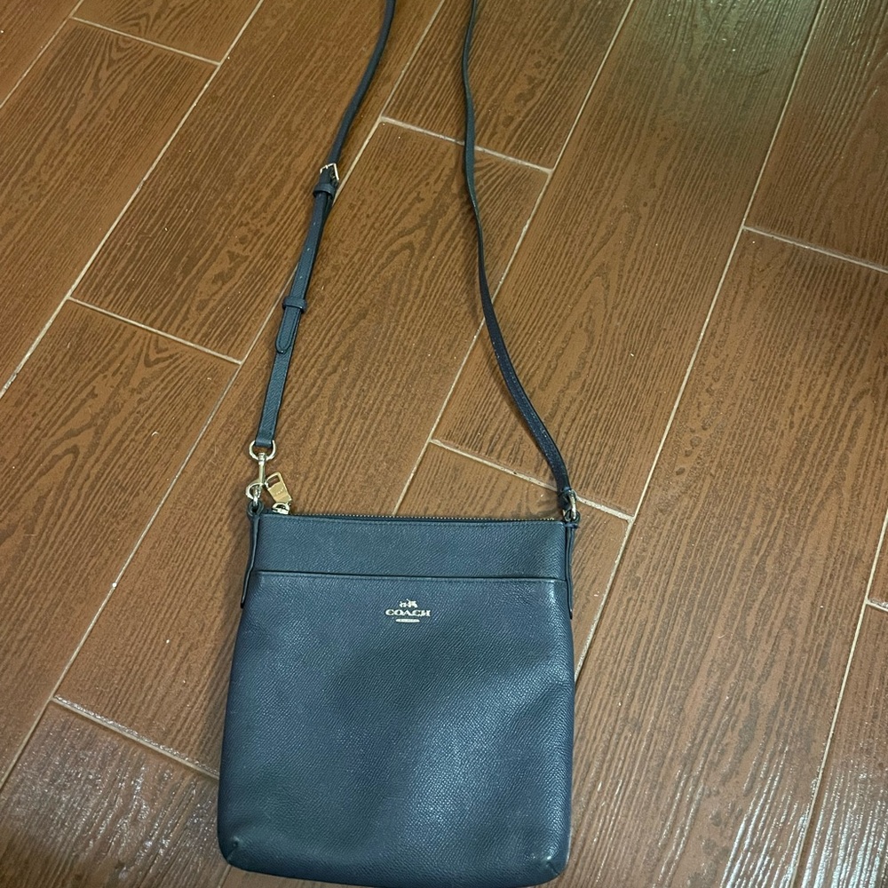 Coach Kitt Messenger Leather Crossbody Bag purse light Black adjustable strap - Picture 2 of 16